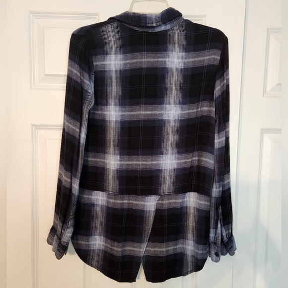 Beachlunchlounge flannel. Size- Xsmall - Picture 3 of 3